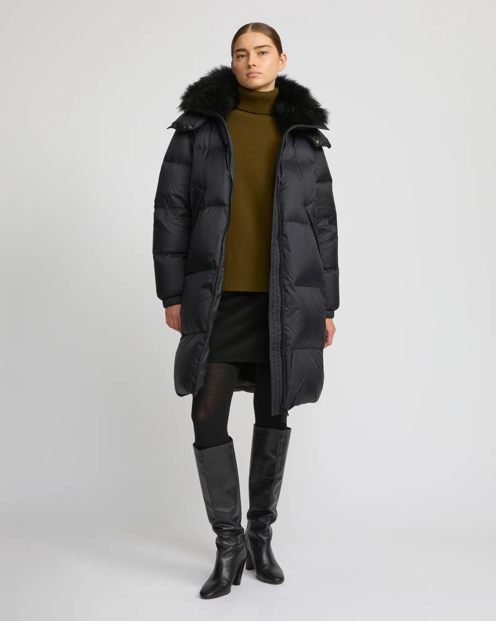 7/8 Long down jacket in water-repellent technical fabric with collar trim in fluffy lambswool – Image 2