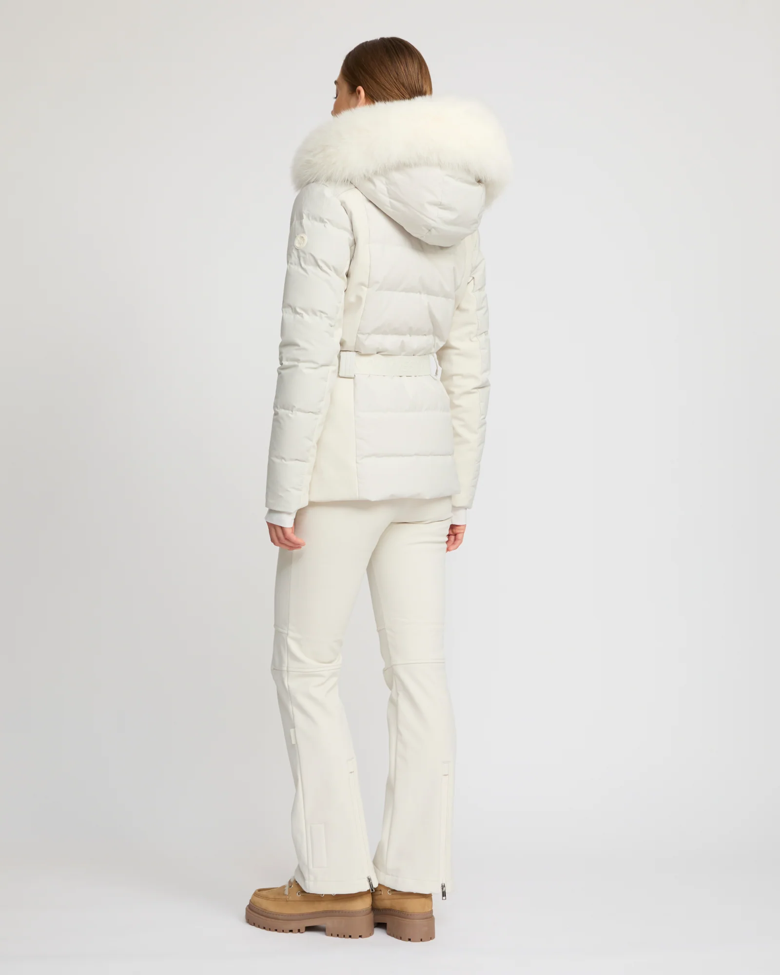 Mixed fabric belted ski jacket with fox fur trim – Image 6