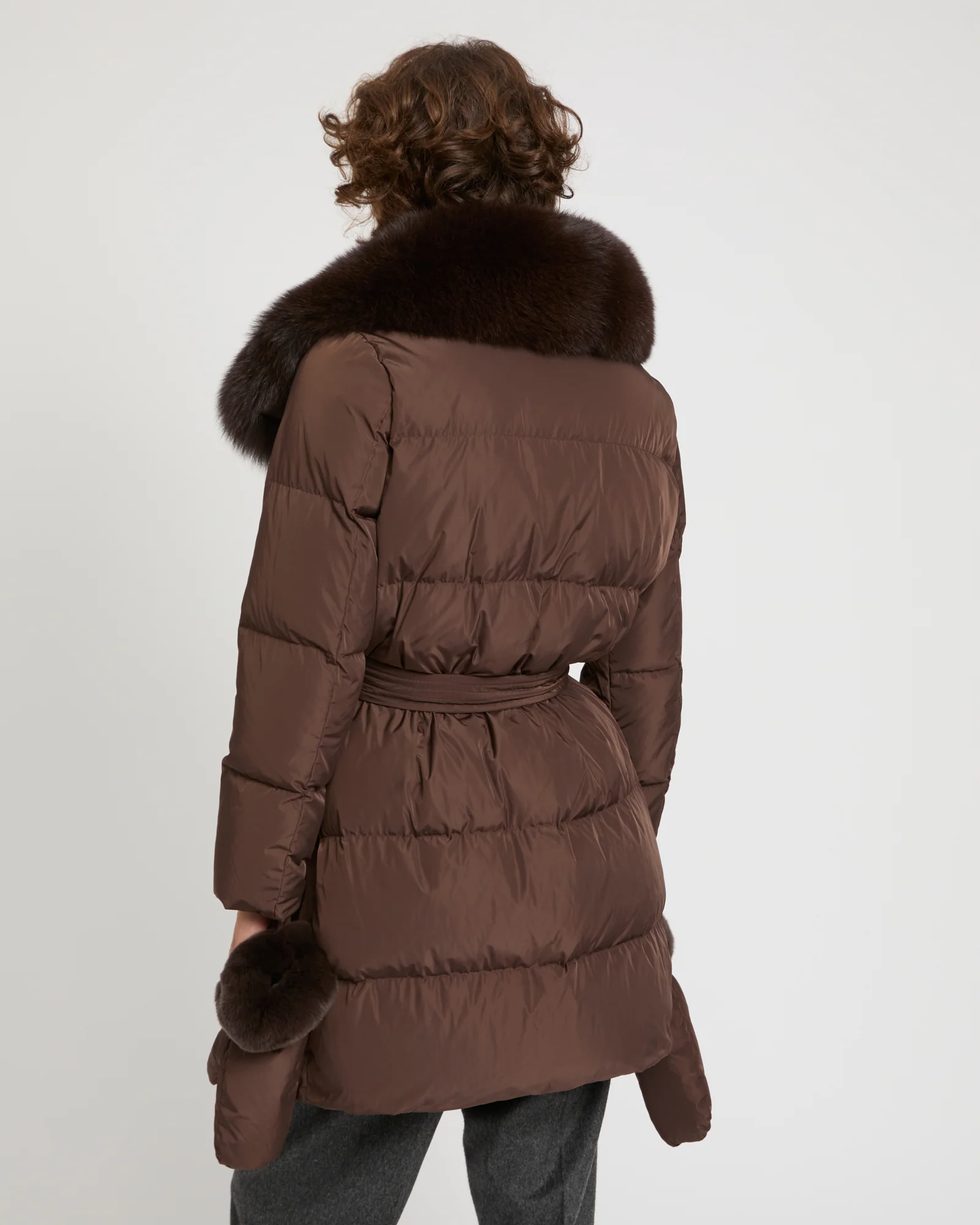 Long belted down jacket in technical fabric with detachable fox fur collar – Image 4
