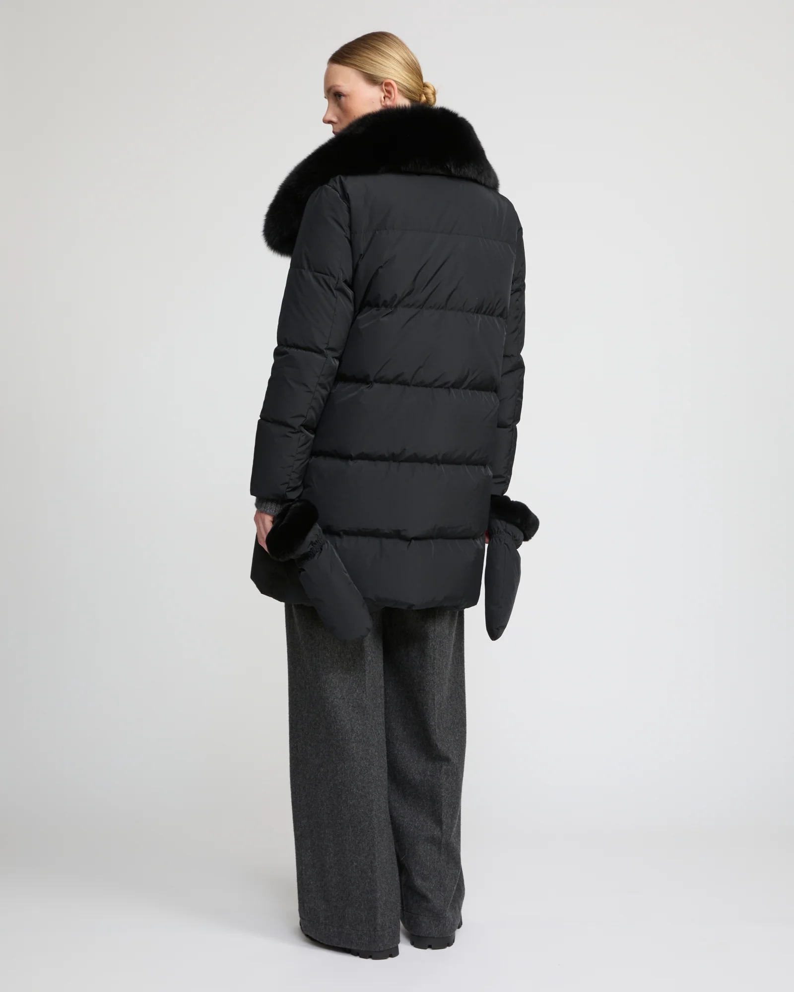 Long belted down jacket in technical fabric with detachable fox fur collar – Image 4