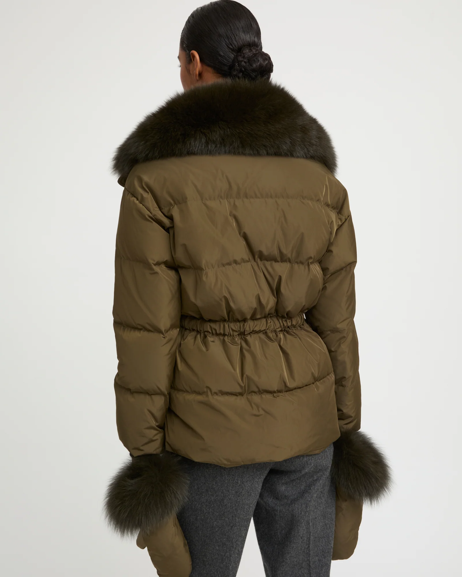 Belted technical fabric down jacket with detachable fox fur collar – Image 4