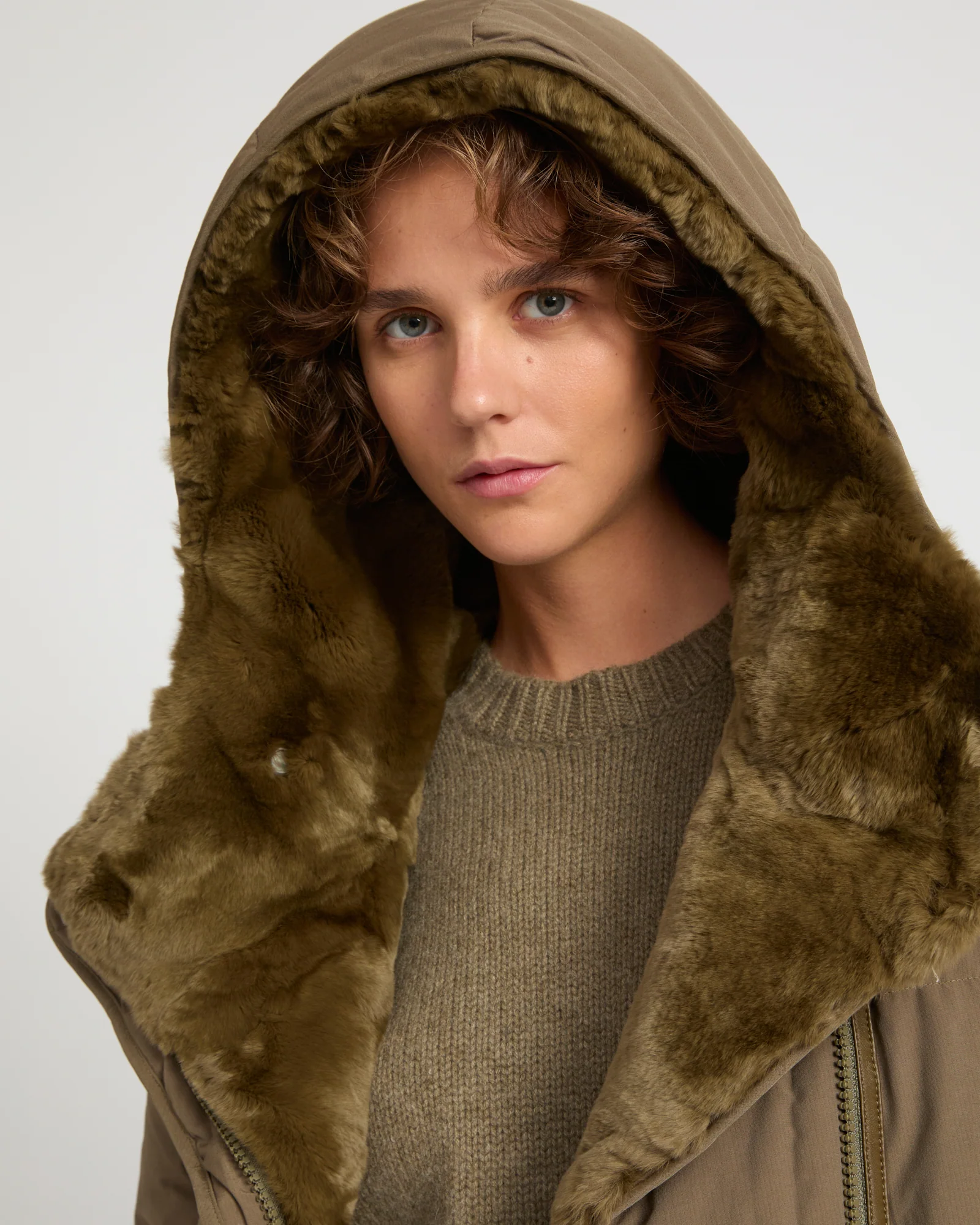 Short down jacket with rex rabbit fur trim – Image 3