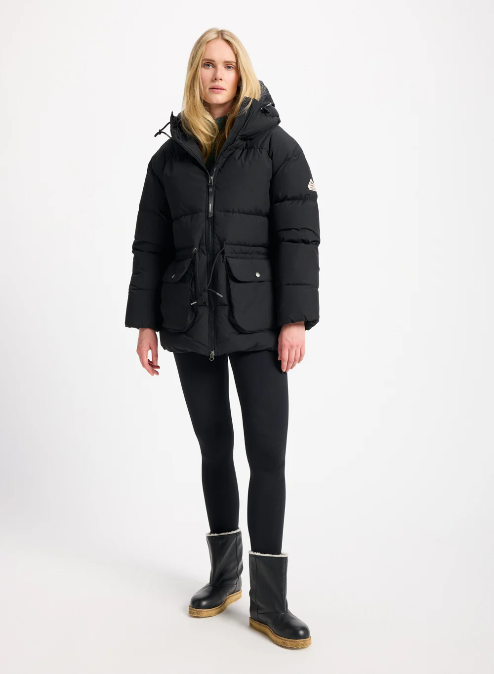 Doudoune hiver à capuche pour femme Pyrenex Aule noire – Image 2