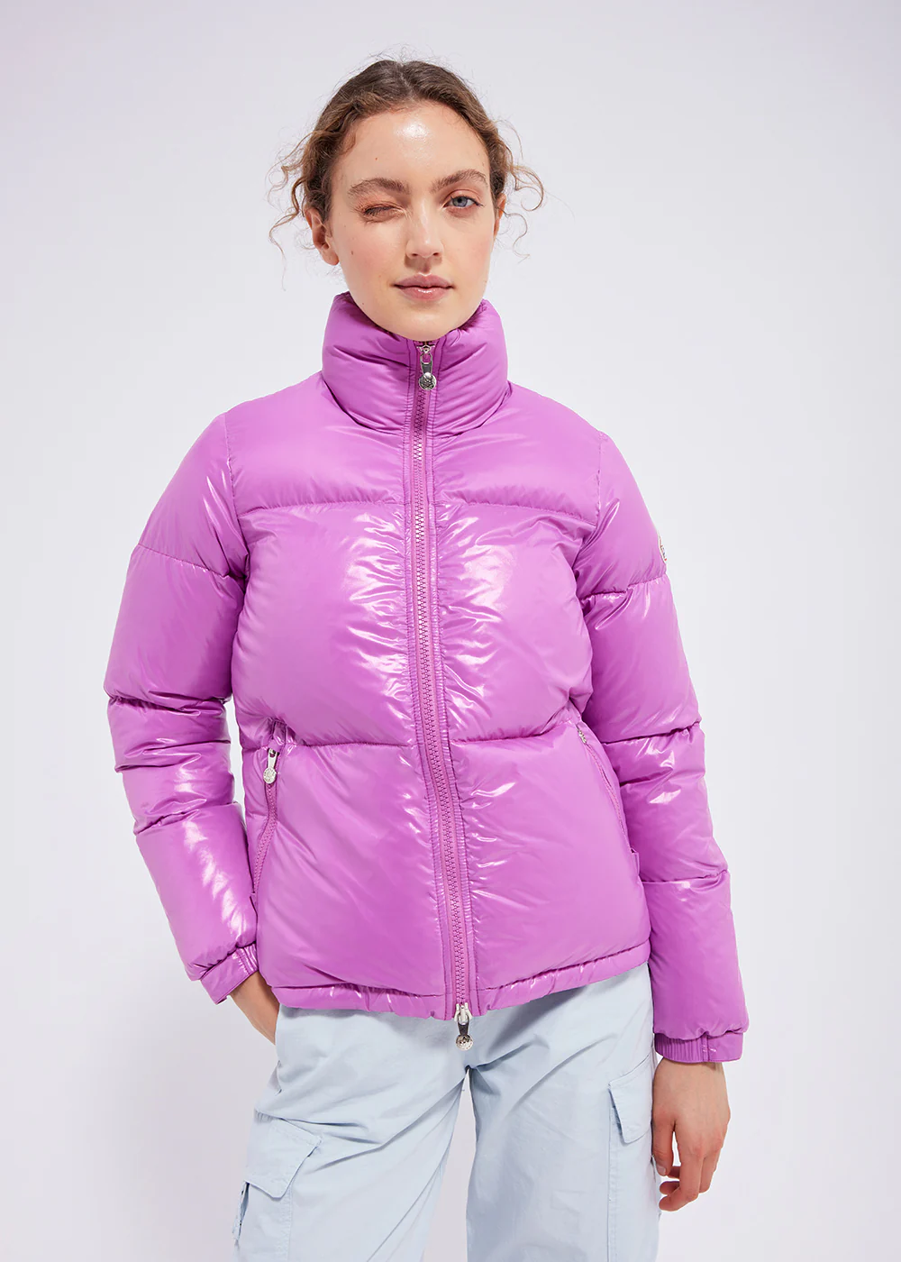 Doudoune courte et brillante pour femme Pyrenex Goldin Fuchsia – Image 2
